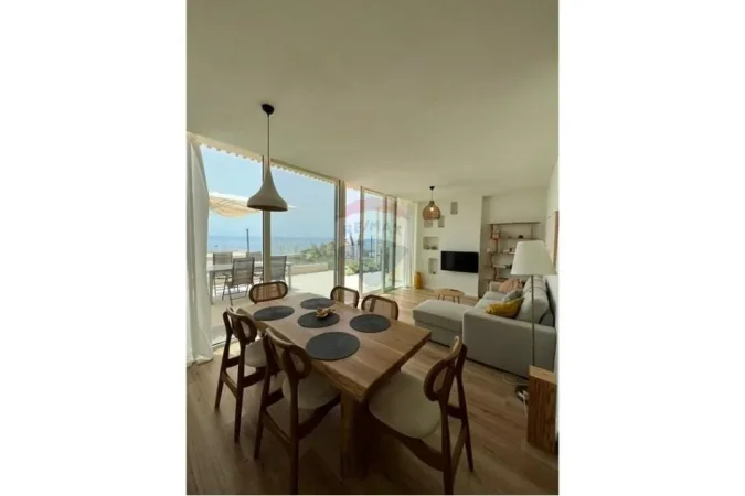 Dhermi - Palase, shitet apartament 2+1+Ballkon , 