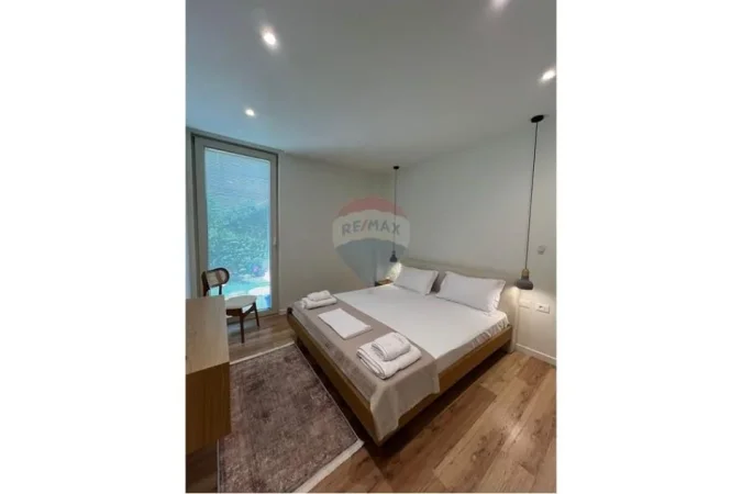 Dhermi - Palase, shitet apartament 2+1+Ballkon , 