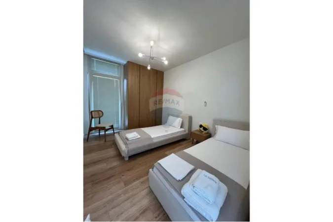 Dhermi - Palase, shitet apartament 2+1+Ballkon , 