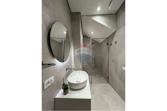Dhermi - Palase, shitet apartament 2+1+Ballkon , 