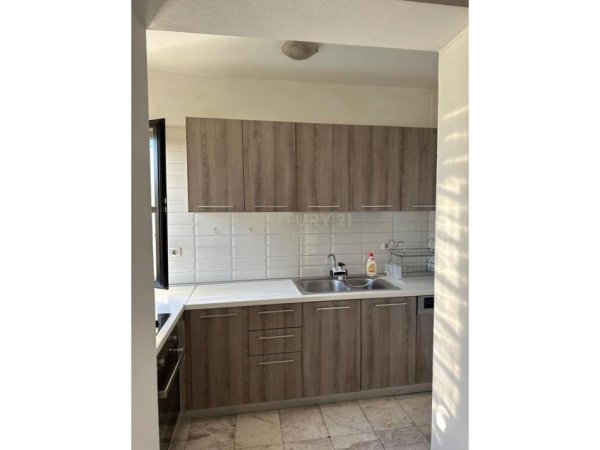 Tirane, jepet me qera apartament 2+1 Kati 5, 100 m² 450 € (RRUGA BARDHYL)