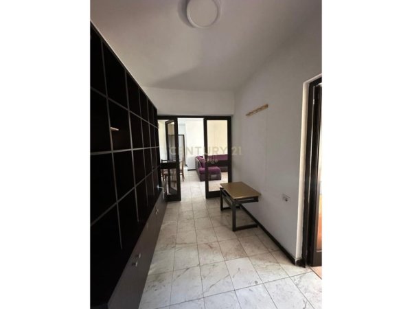 Tirane, jepet me qera apartament 2+1 Kati 5, 100 m² 450 € (RRUGA BARDHYL)
