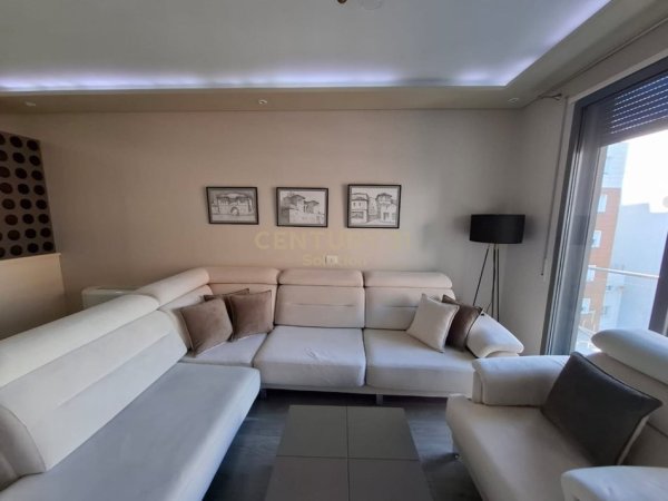 Tirane, jepet me qera apartament 2+1 Kati 5, 112 m² 1.100 € (rr.Kosovareve)