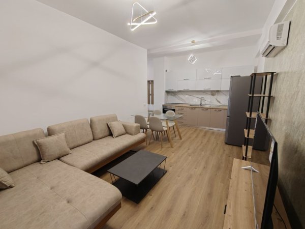 Tirane, jepet me qera apartament 1+1 Kati 2, 450 € 