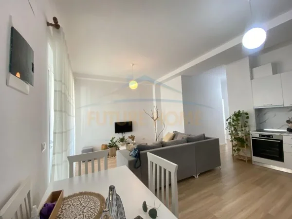 Shqiperi, jepet me qera apartament 2+1 Kati 5, 90 m² 