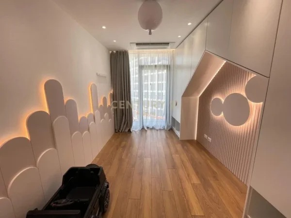 Tirane, jepet me qera apartament 1+1+Aneks+Ballkon Kati 5, 103 m² 1.900 € (LAKE VIEW RESIDENCE)
