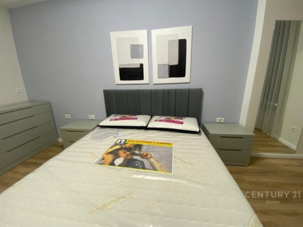Tirane, jepet me qera apartament 2+1 Kati 4, 94 m² 700 € (Bulevardi i ri)