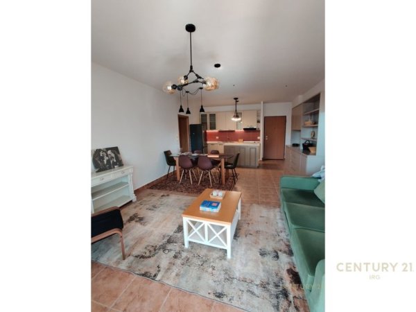 Tirane, jepet me qera apartament 2+1 Kati 5, 116 m² 1.000 € (Rruga e Kavajes)