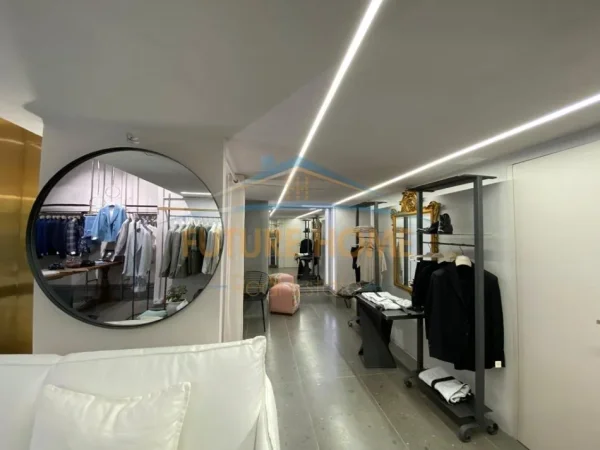 Tirane, Shitet Biznesi i kompletuar dhe funksional, me aktivitet të konsoliduar ndër vite në sektorin e modës për meshkuj