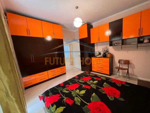 Tirane, shitet apartament 3+1+Ballkon Kati 2, 144 m² 231.000 € (Liqeni Thatë)