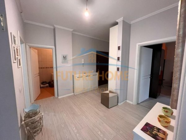 Tirane, shitet apartament 3+1+Ballkon Kati 2, 144 m² 231.000 € (Liqeni Thatë)