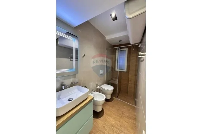 Tirane, jepet me qera apartament 1+1 Kati 2, 75 m² 900 € (rruga elbasanit)