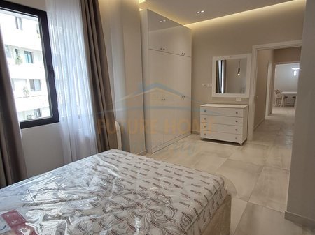 Tirane, jepet me qera apartament 2+1 Kati 4, 120 m² 1.100 € 