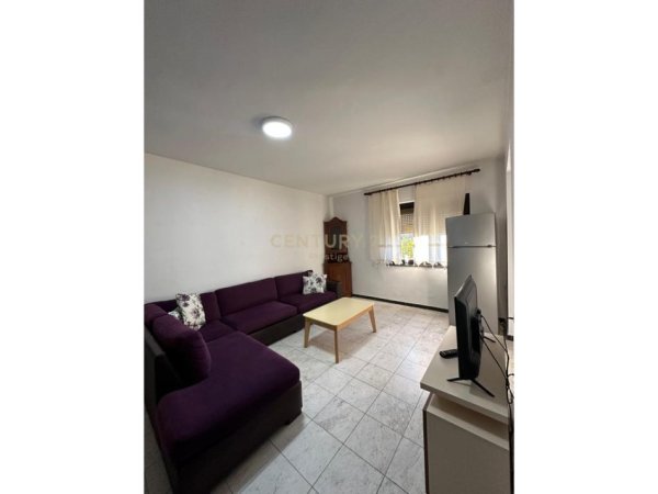Tirane, jepet me qera apartament 2+1 Kati 5, 100 m² 450 € (Rr.Bardhyl)