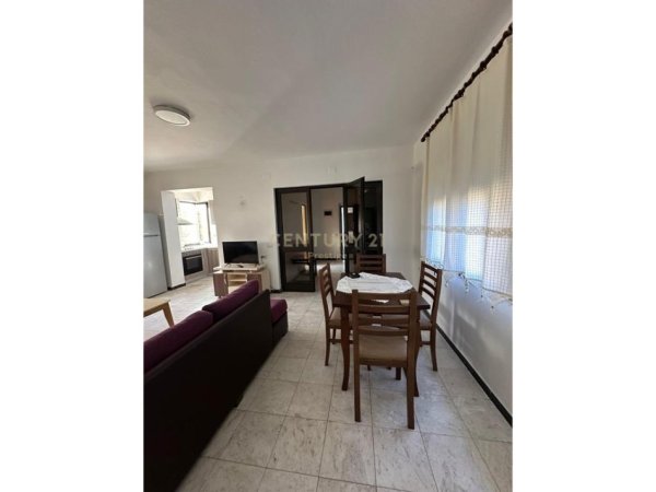 Tirane, jepet me qera apartament 2+1 Kati 5, 100 m² 450 € (Rr.Bardhyl)