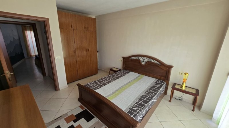 Tirane, jap me qera apartament 2+1+Ballkon Kati 6, 110 m² 450 € (Rruga Kongresi i Manastirit)