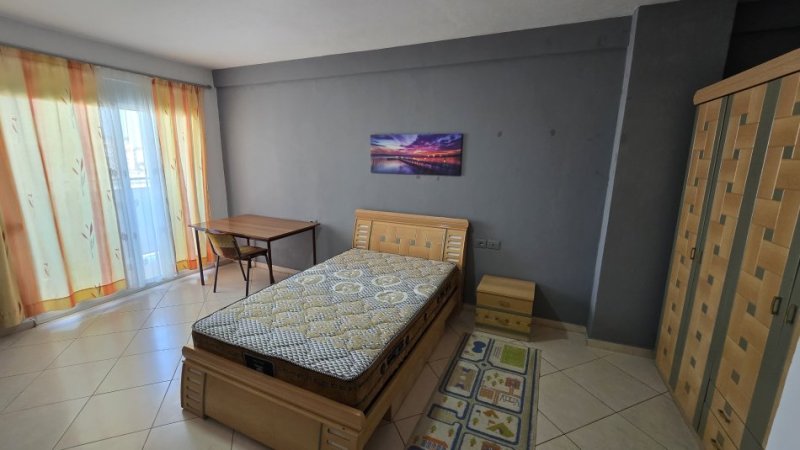 Tirane, jap me qera apartament 2+1+Ballkon Kati 6, 110 m² 450 € (Rruga Kongresi i Manastirit)