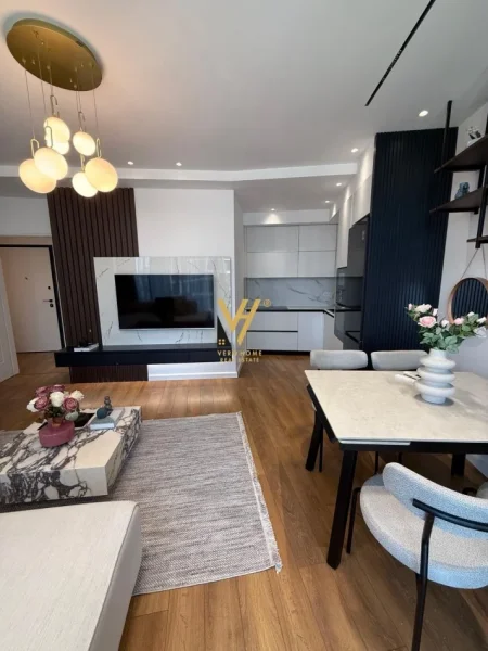 Tirane, jepet me qera apartament 2+1+Ballkon Kati 5, 120 m² 1.900 € (LIQENI ARTIFICIAL)