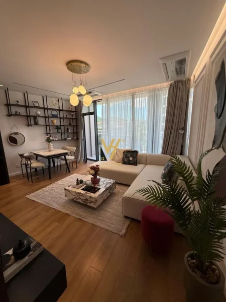 Tirane, jepet me qera apartament 2+1+Ballkon Kati 5, 120 m² 1.900 € (LIQENI ARTIFICIAL)