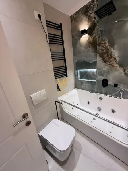 Tirane, jepet me qera apartament 2+1+Ballkon Kati 5, 120 m² 1.900 € (LIQENI ARTIFICIAL)