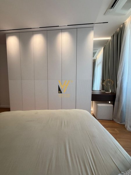 Tirane, jepet me qera apartament 2+1+Ballkon Kati 5, 120 m² 1.900 € (LIQENI ARTIFICIAL)