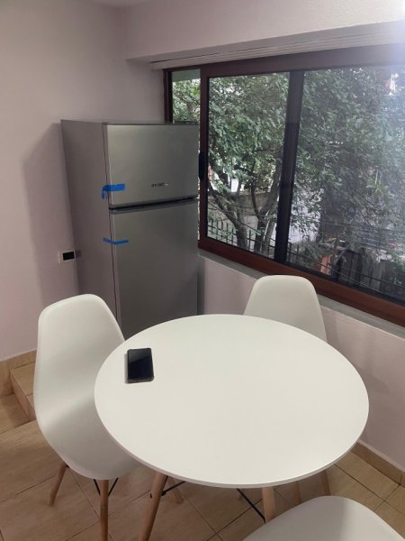 Tirane, jepet me qera garsonier Kati 1, 38 m² 350 € (5 MAJI)