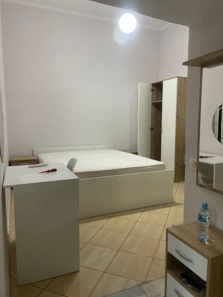 Tirane, jepet me qera garsonier Kati 1, 38 m² 350 € (5 MAJI)