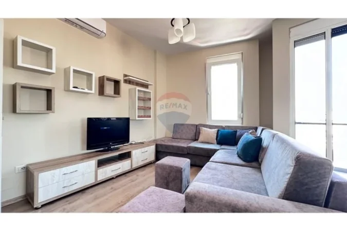 Tirane, jepet me qera apartament 1+1 , 70 m² 850 € (rruga abdi toptani)