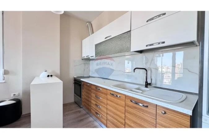 Tirane, jepet me qera apartament 1+1 , 70 m² 850 € (rruga abdi toptani)