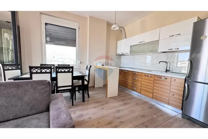 Tirane, jepet me qera apartament 1+1 , 70 m² 850 € (rruga abdi toptani)
