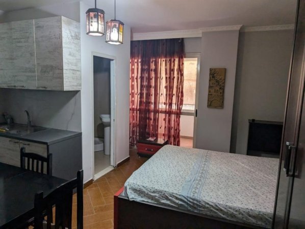 Tirane, jepet me qera garsonier 1+1 Kati 2, 40 m² 350 € (square 21)