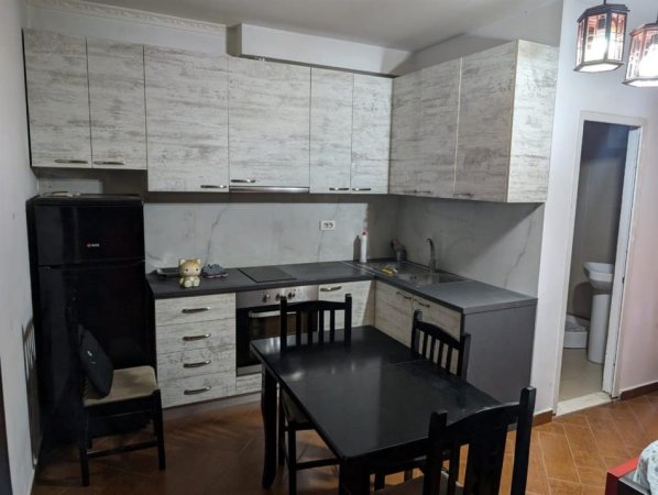 Tirane, jepet me qera garsonier 1+1 Kati 2, 40 m² 350 € (square 21)