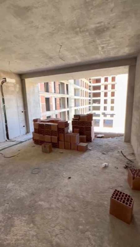 Tirane, shitet garsonier 1+1 Kati 8, 53 m² 85.000 € (Rruga Xhanfize Keko)