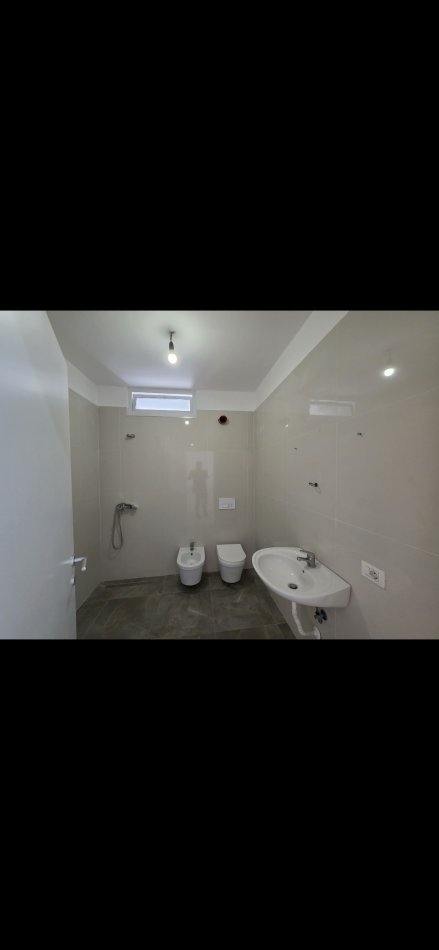 Tirane, shitet apartament 2+1+Ballkon Kati 2, 106 m² 168.000 € (Rruga 5 Maji)
