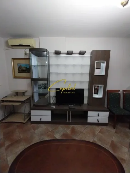 Tirane, jepet me qera apartament 1+1 Kati 3, 75 m² 500 € (KOMUNA E PARISIT)