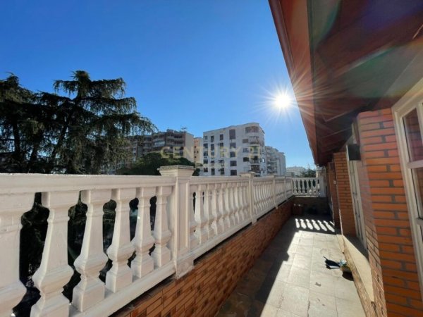 Tirane, shitet apartament 3+1 Kati 3, 160 m² 510.000 € (Bllok)