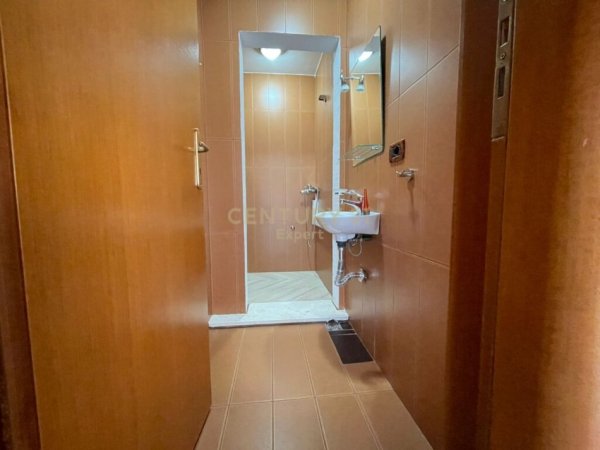 Tirane, shitet apartament 3+1 Kati 3, 160 m² 510.000 € (Bllok)