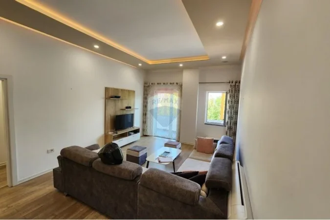 Tirane, jepet me qera apartament 2+1+Ballkon , 130 m² 800 € (Kopshti Botanik)