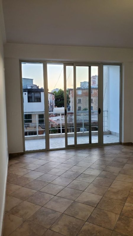 Sarande, shitet apartament 2+1+Ballkon Kati 3, 100 m² (Sarande)