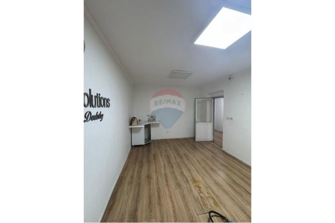 Tirane, jepet me qera ambjent biznesi , 65 m² 800 € (Rruga Muhamet Gjollesha)
