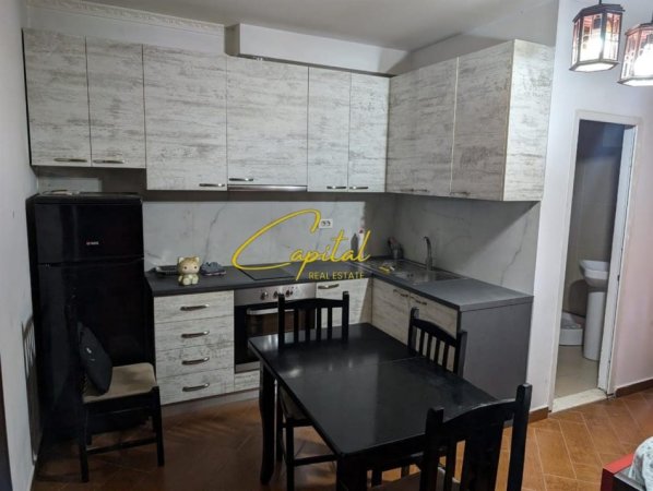Tirane, jepet me qera garsonier 1+1 Kati 2, 30 m² 350 € (21 DHJETORI)