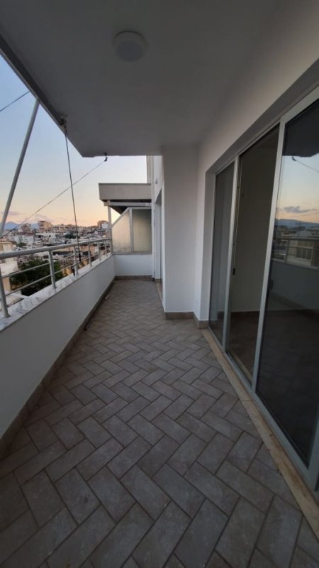 Sarande, shitet apartament 2+1+Ballkon Kati 3, 120 m² (Sarande)