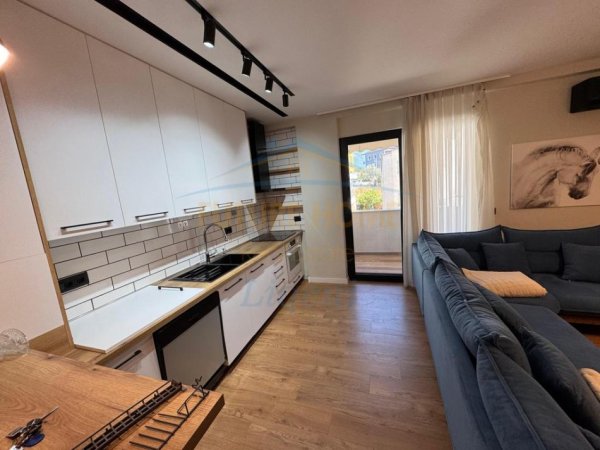 Tirane, shitet apartament 2+1 Kati 3, 113 m² 150.000 € (Fresku,Prane Residences se Tom Doshit.)
