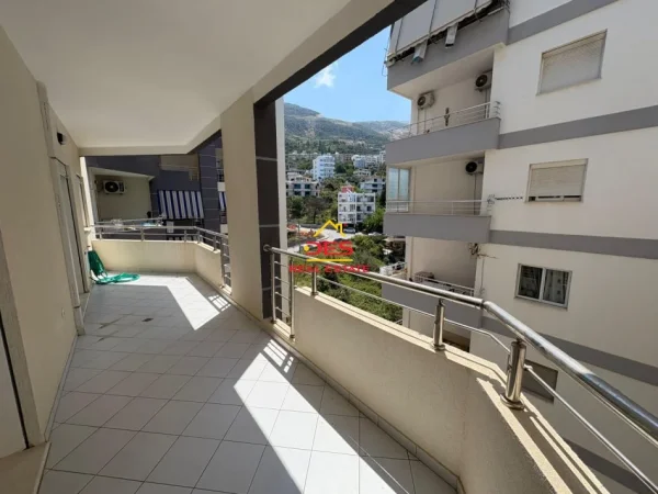 Vlore, shitet apartament 2+1+Ballkon Kati 5, 110 m² (Rruga Murat Tërbaci)