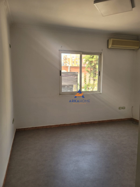 Tirane, jepet me qera ambjent biznesi Kati 1, 220 m² 1.600 € (RRUGA DRITAN HOXHA, LAPRAKE)