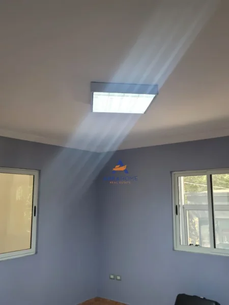 Tirane, jepet me qera ambjent biznesi Kati 1, 220 m² 1.600 € (RRUGA DRITAN HOXHA, LAPRAKE)