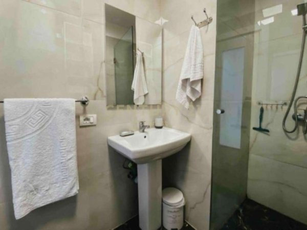 Tirane, jepet me qera apartament 1+1+Ballkon Kati 9, 57 m² 135.000 € (Usluga, Tiranë)