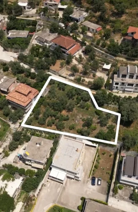 Vlore, shes truall OKAZION 1.000 m²  (Lagjia Hajro Cakerri pas Kuzum Babase)