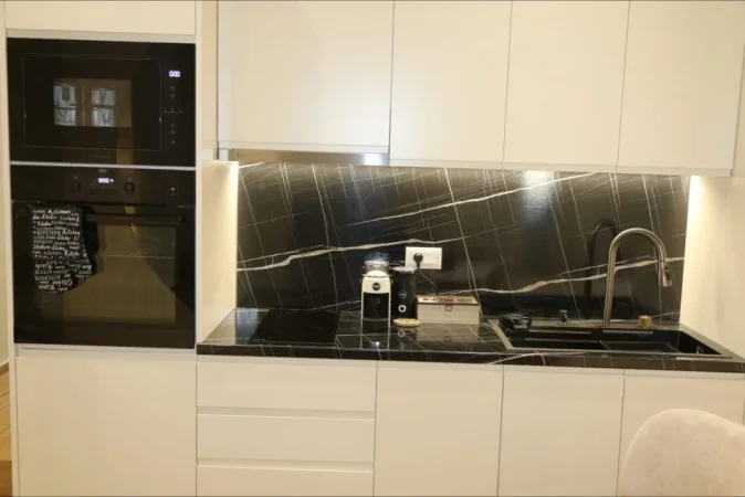 Tirane, shitet garsonier 2+1+Ballkon Kati 1, 74 m² 260.000 € (21 Dhjetori)