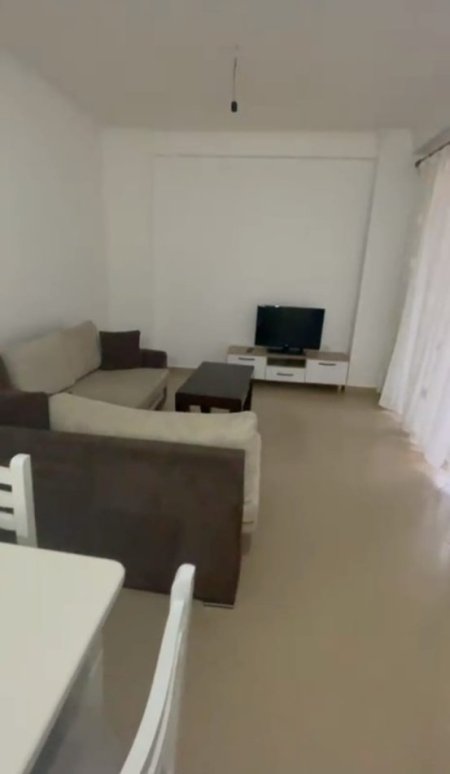 Tirane, jepet me qera apartament 2+1+Ballkon Kati 5, 90 m² 470 € (Selite)